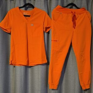 Figs Bold Orange Scrub Set